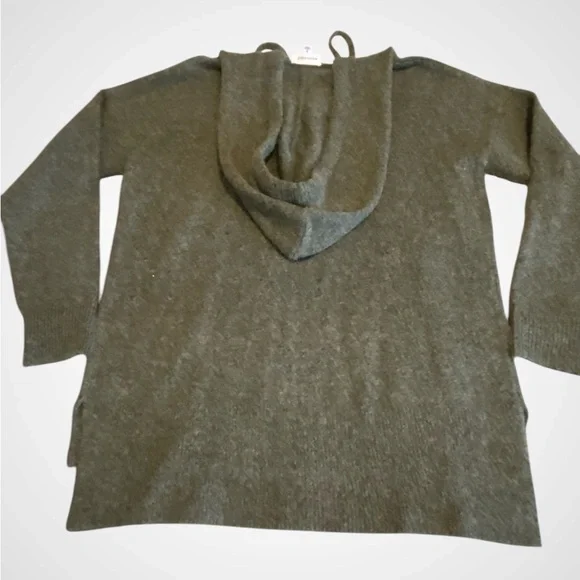 Dillards Westbound oversize Dark grey hoodie sweater high low hem NWT size S. - Picture 2 of 9